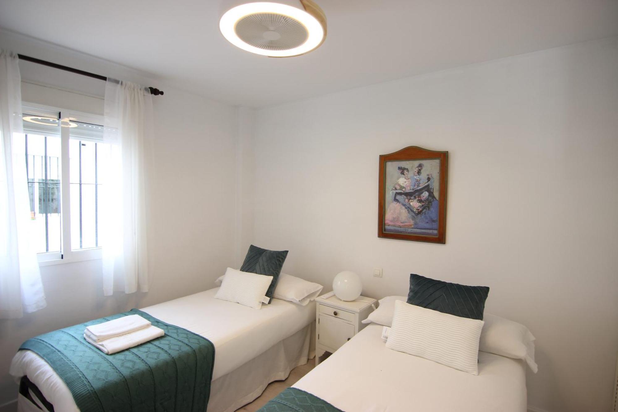 Rentalsevilla Espacioso Apartamento En La Alameda De Hercules Con Parking Exterior photo