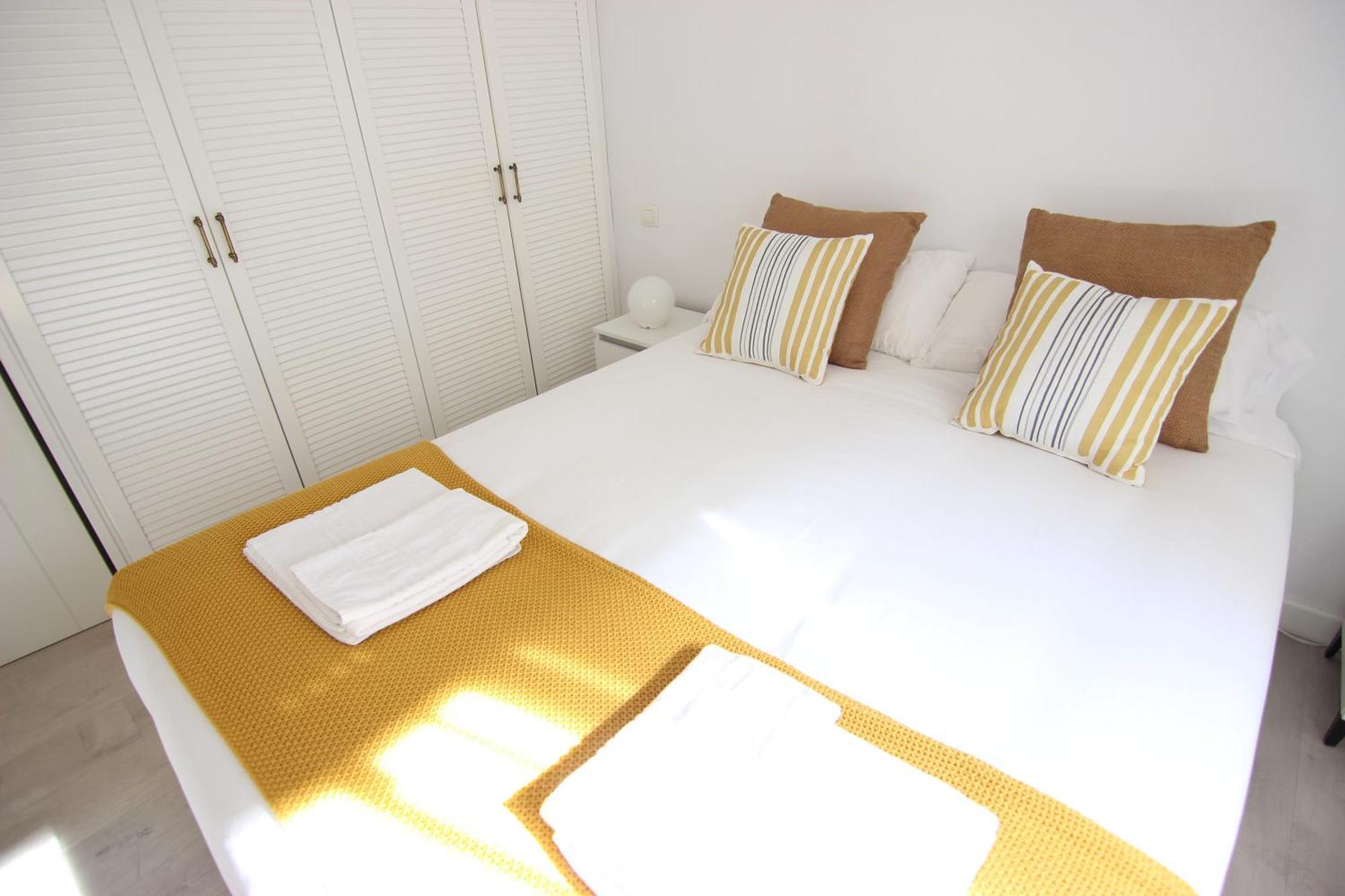Rentalsevilla Espacioso Apartamento En La Alameda De Hercules Con Parking Exterior photo