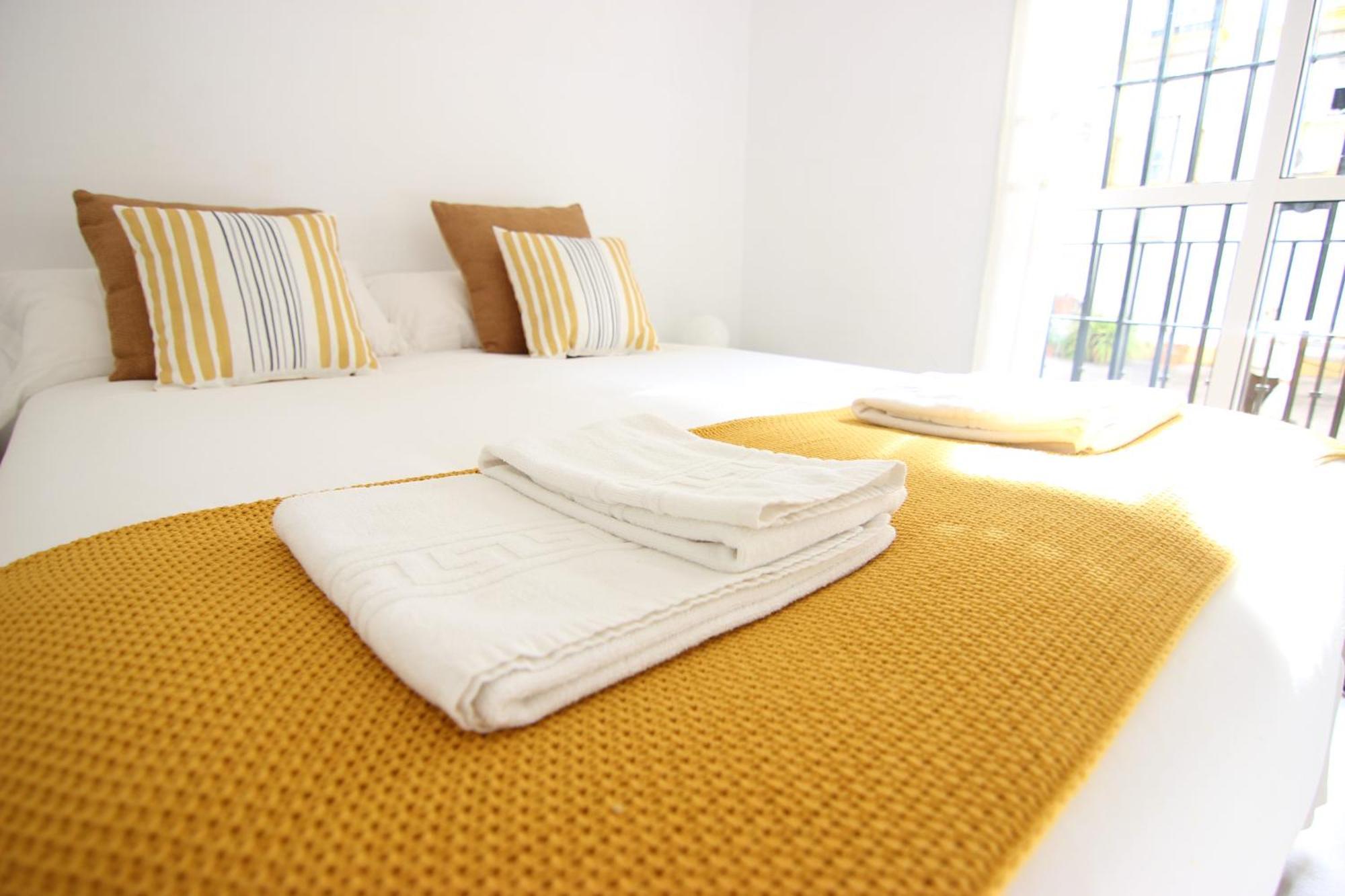 Rentalsevilla Espacioso Apartamento En La Alameda De Hercules Con Parking Exterior photo
